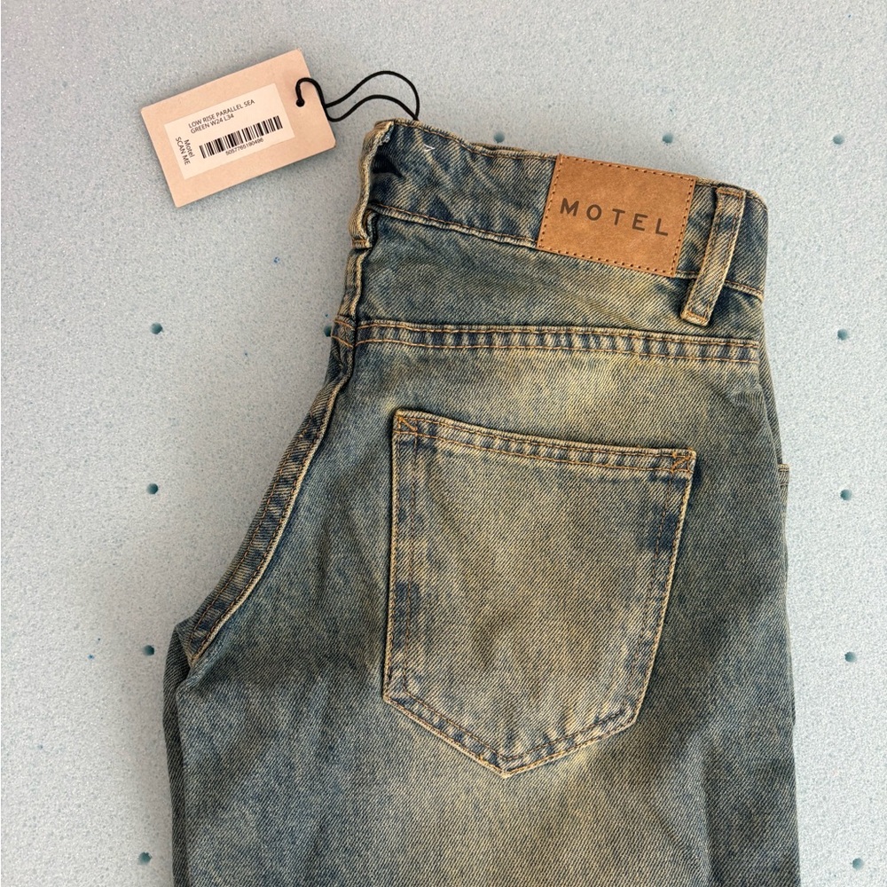 Low Wasted Baggy Jeans